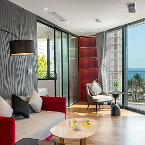 Taiyo & 4*, Da Nang Vietnam